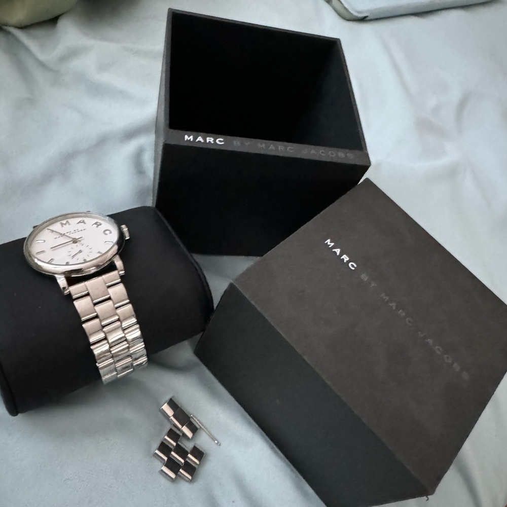 marc jacobs silver watch